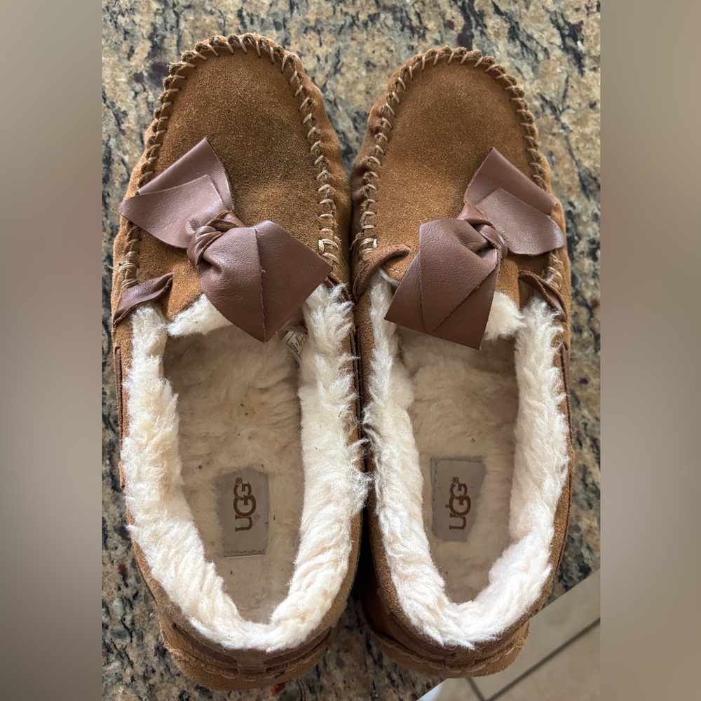 UGG Women's Tan Slippers with Bow